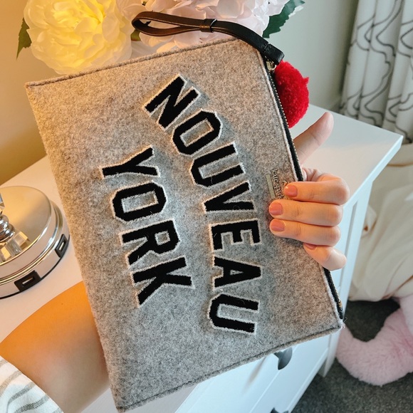 KATE SPADE " NOUVEAU YORK" Bella pouch ✨like new - Picture 2 of 5